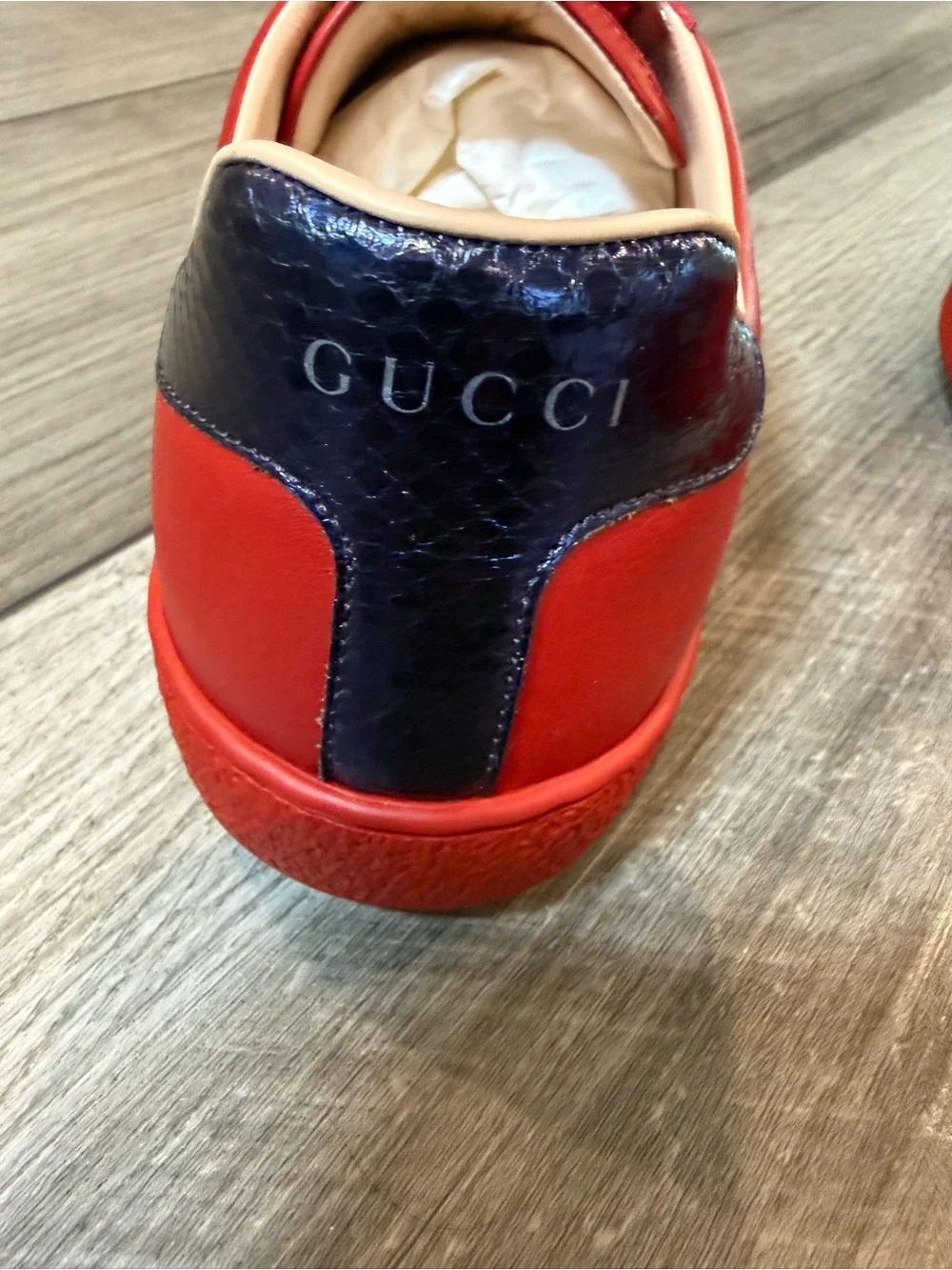 Gucci Red Leather Low-Top Sneakers with Navy Stripe and Bee Embroidery - Men's